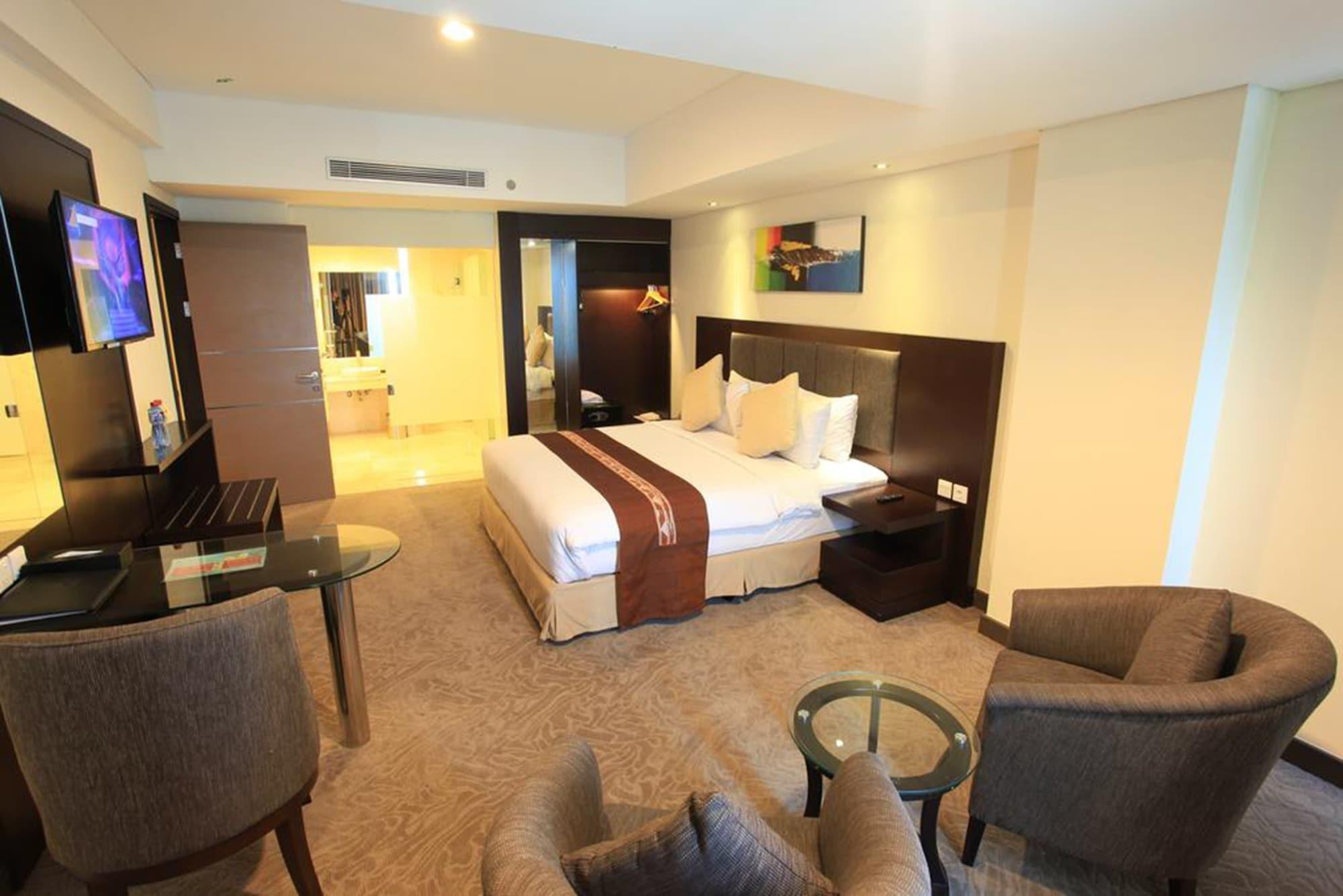 Claro Hotel Kendari Exterior photo
