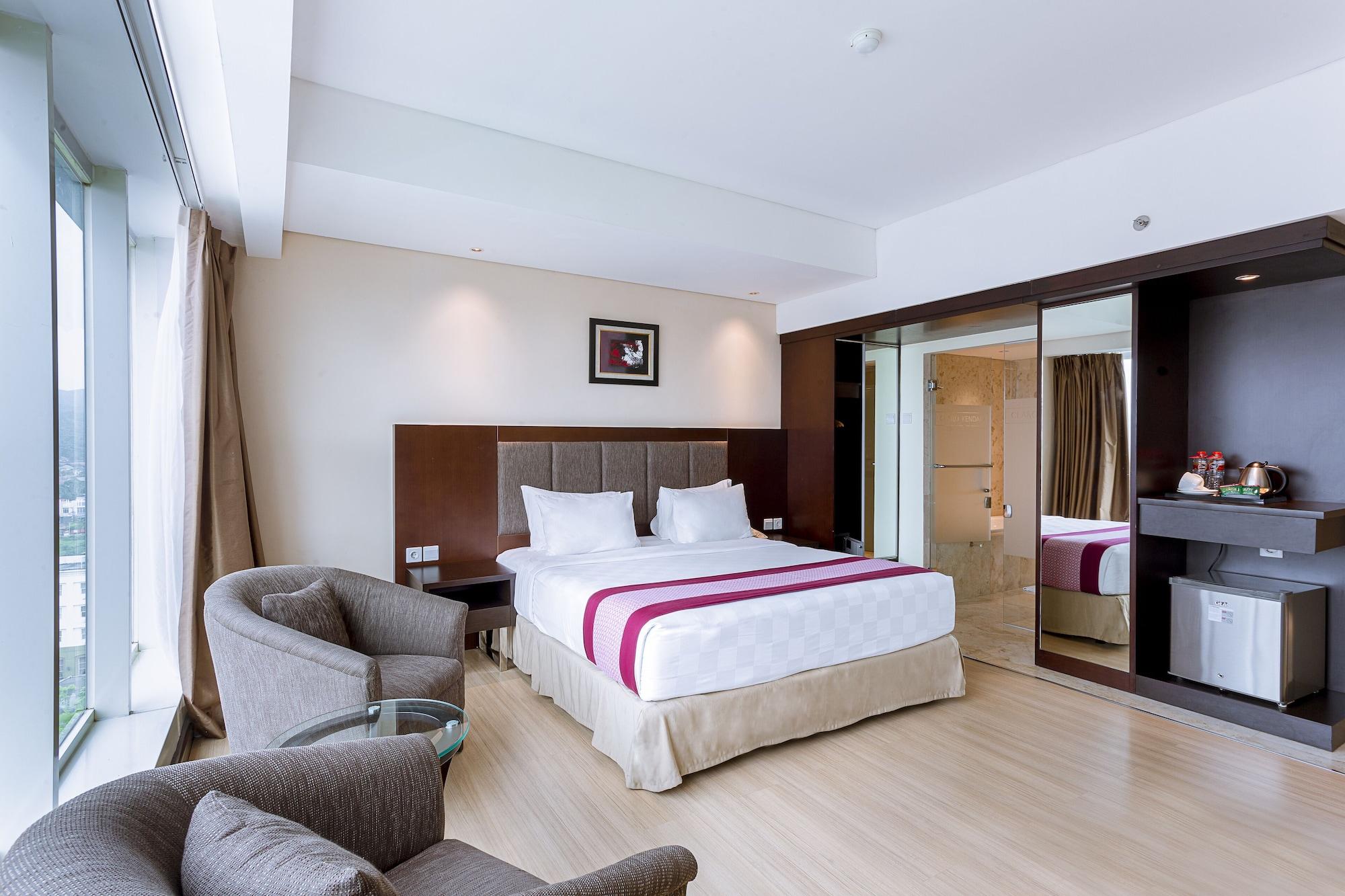 Claro Hotel Kendari Exterior photo