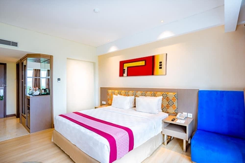 Claro Hotel Kendari Exterior photo