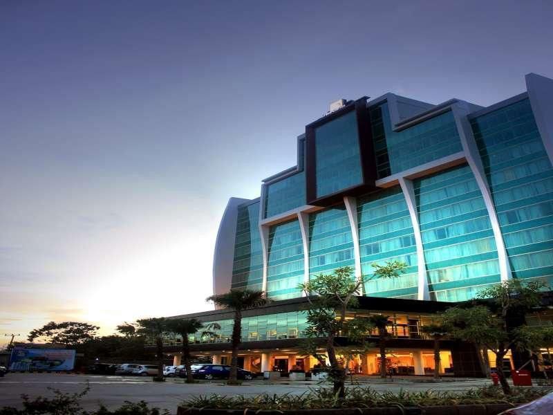 Claro Hotel Kendari Exterior photo